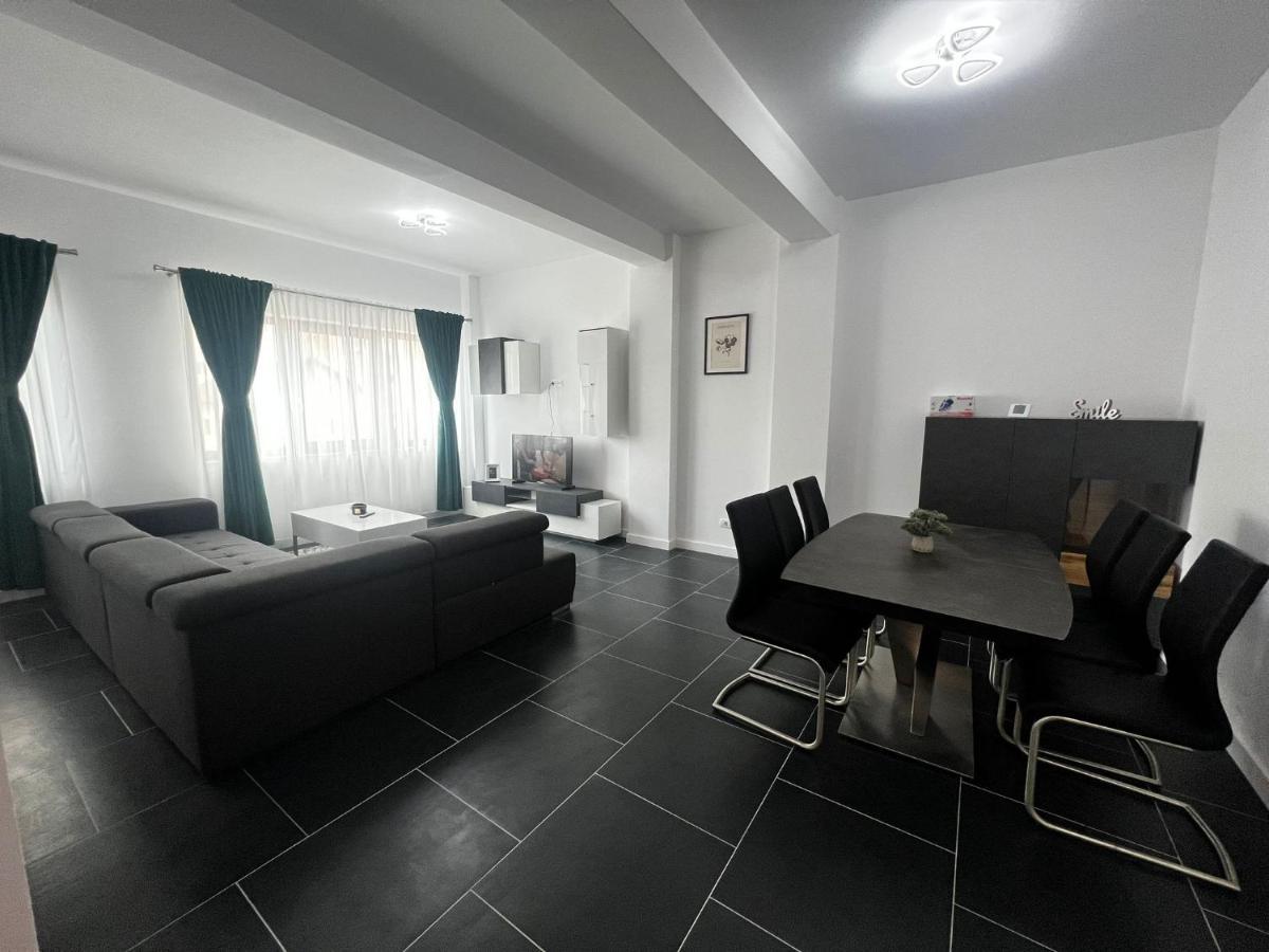 Marvellous Aparthotel With Master Apartments Σουκεάβα Εξωτερικό φωτογραφία