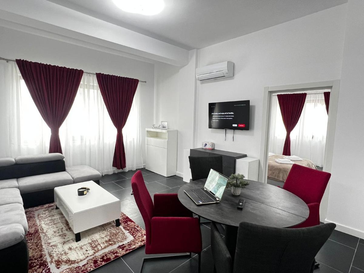 Marvellous Aparthotel With Master Apartments Σουκεάβα Εξωτερικό φωτογραφία
