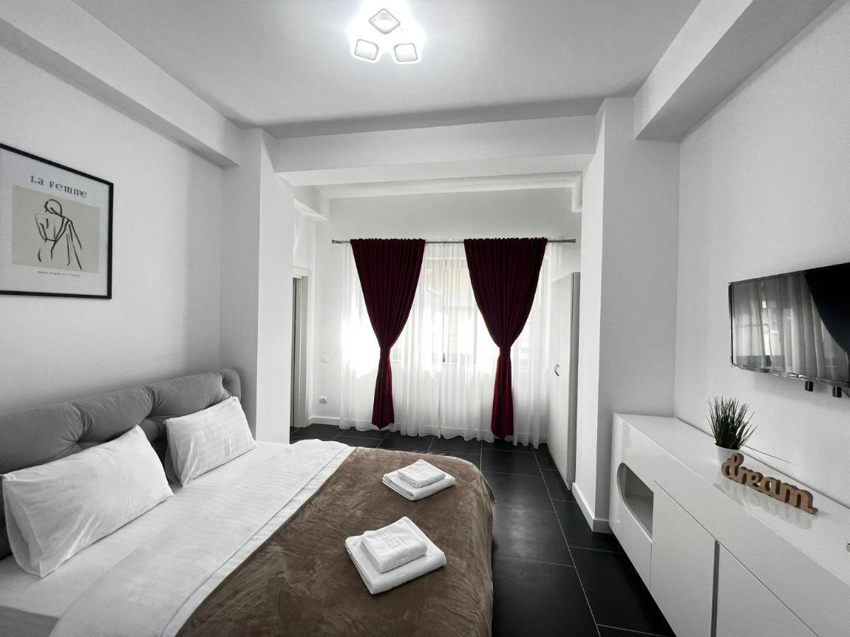 Marvellous Aparthotel With Master Apartments Σουκεάβα Εξωτερικό φωτογραφία