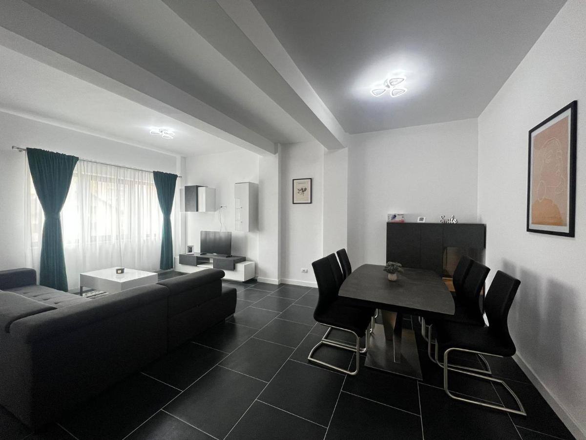 Marvellous Aparthotel With Master Apartments Σουκεάβα Εξωτερικό φωτογραφία