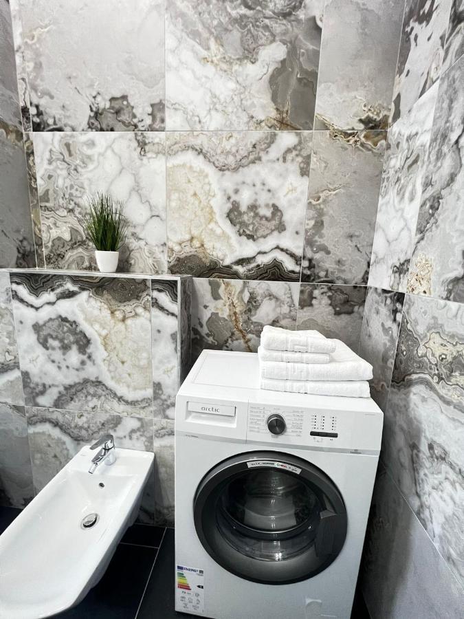 Marvellous Aparthotel With Master Apartments Σουκεάβα Εξωτερικό φωτογραφία