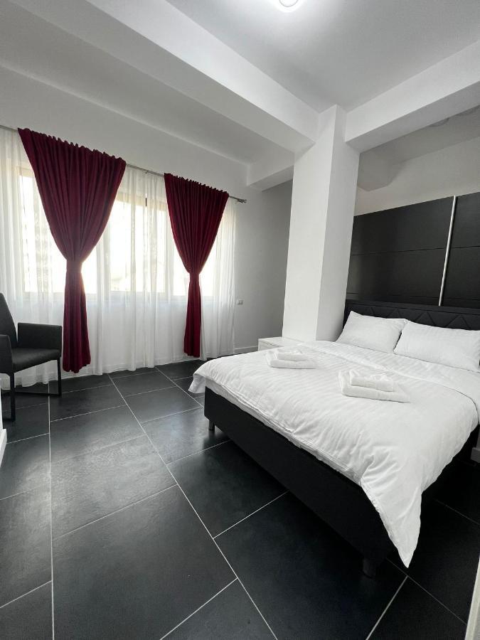 Marvellous Aparthotel With Master Apartments Σουκεάβα Εξωτερικό φωτογραφία