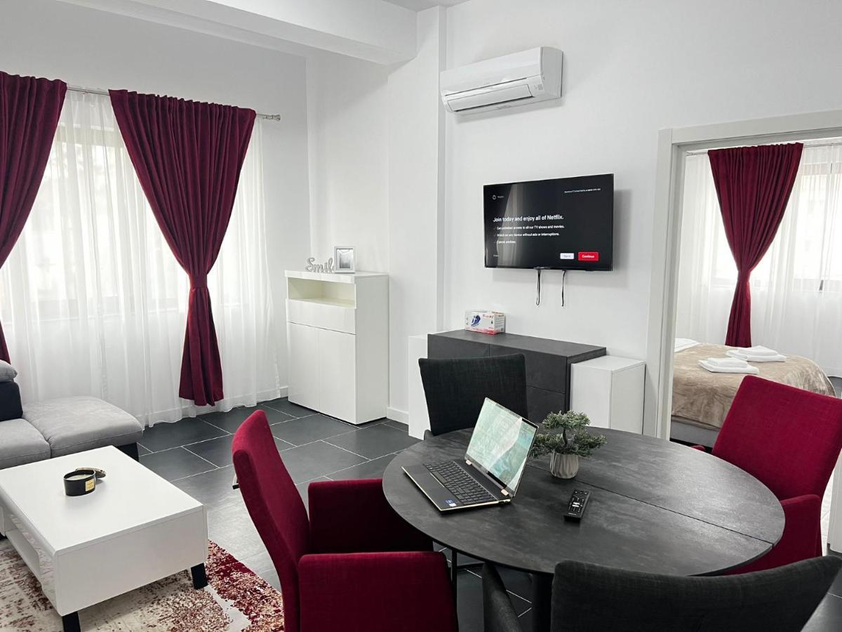 Marvellous Aparthotel With Master Apartments Σουκεάβα Εξωτερικό φωτογραφία