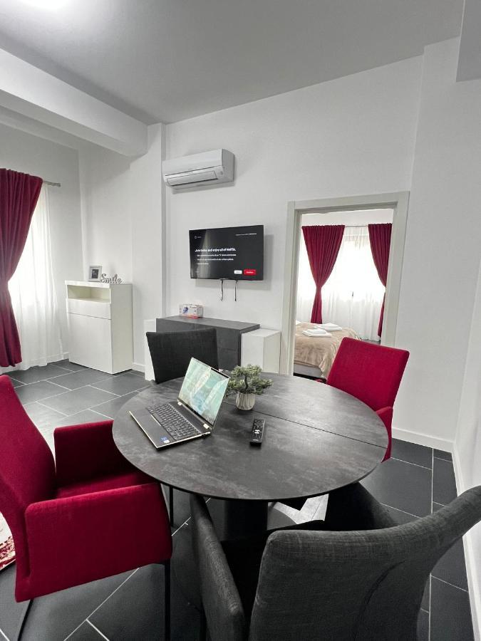 Marvellous Aparthotel With Master Apartments Σουκεάβα Εξωτερικό φωτογραφία