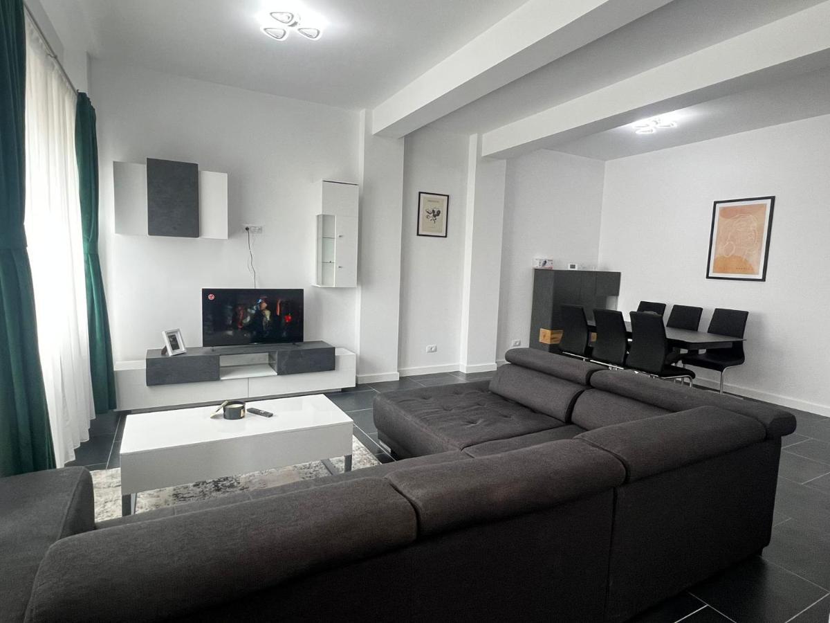Marvellous Aparthotel With Master Apartments Σουκεάβα Εξωτερικό φωτογραφία