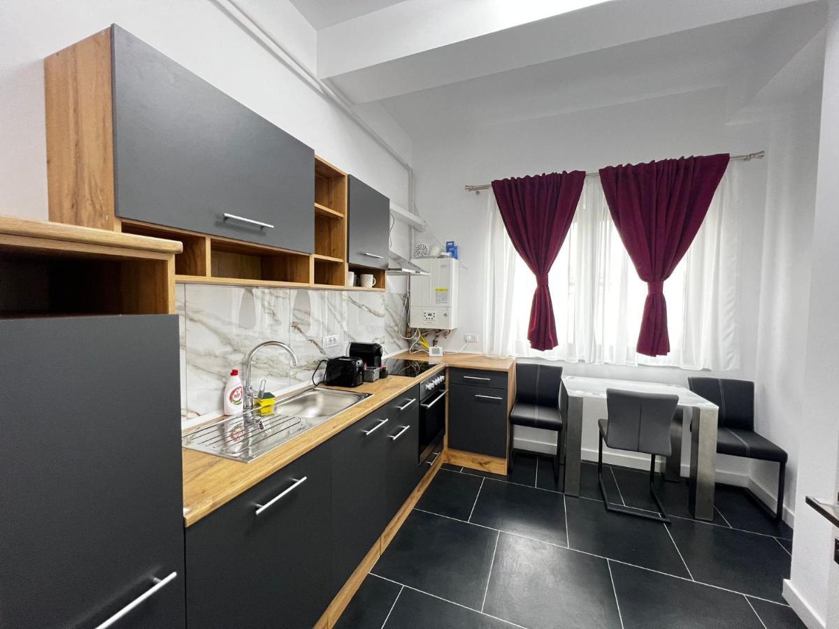 Marvellous Aparthotel With Master Apartments Σουκεάβα Εξωτερικό φωτογραφία