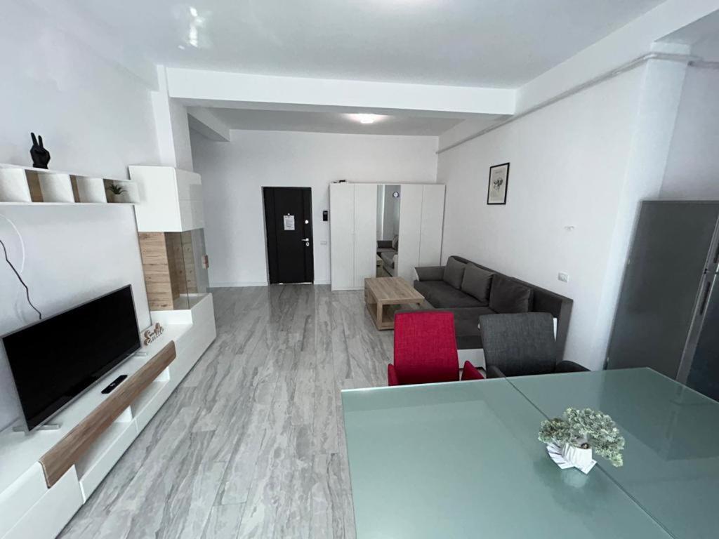 Marvellous Aparthotel With Master Apartments Σουκεάβα Εξωτερικό φωτογραφία