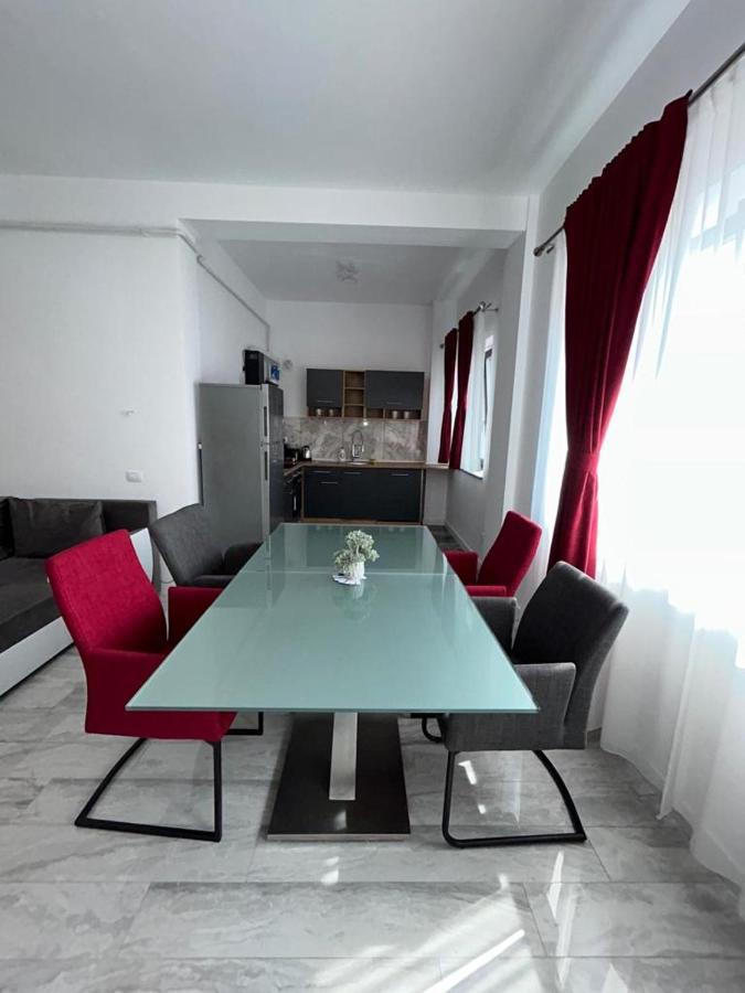 Marvellous Aparthotel With Master Apartments Σουκεάβα Εξωτερικό φωτογραφία